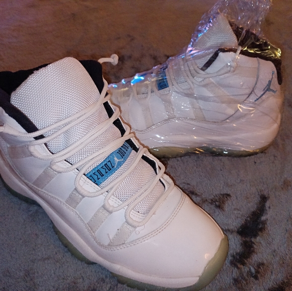 Jordan 11 - Picture 1 of 7